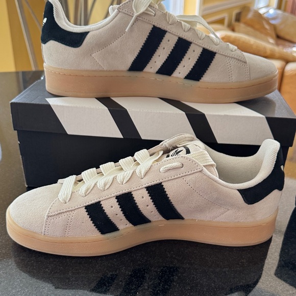 Adidas Campus Cream and Black Sneakers - Picture 3 of 8